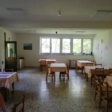 Pensión Luna 3*